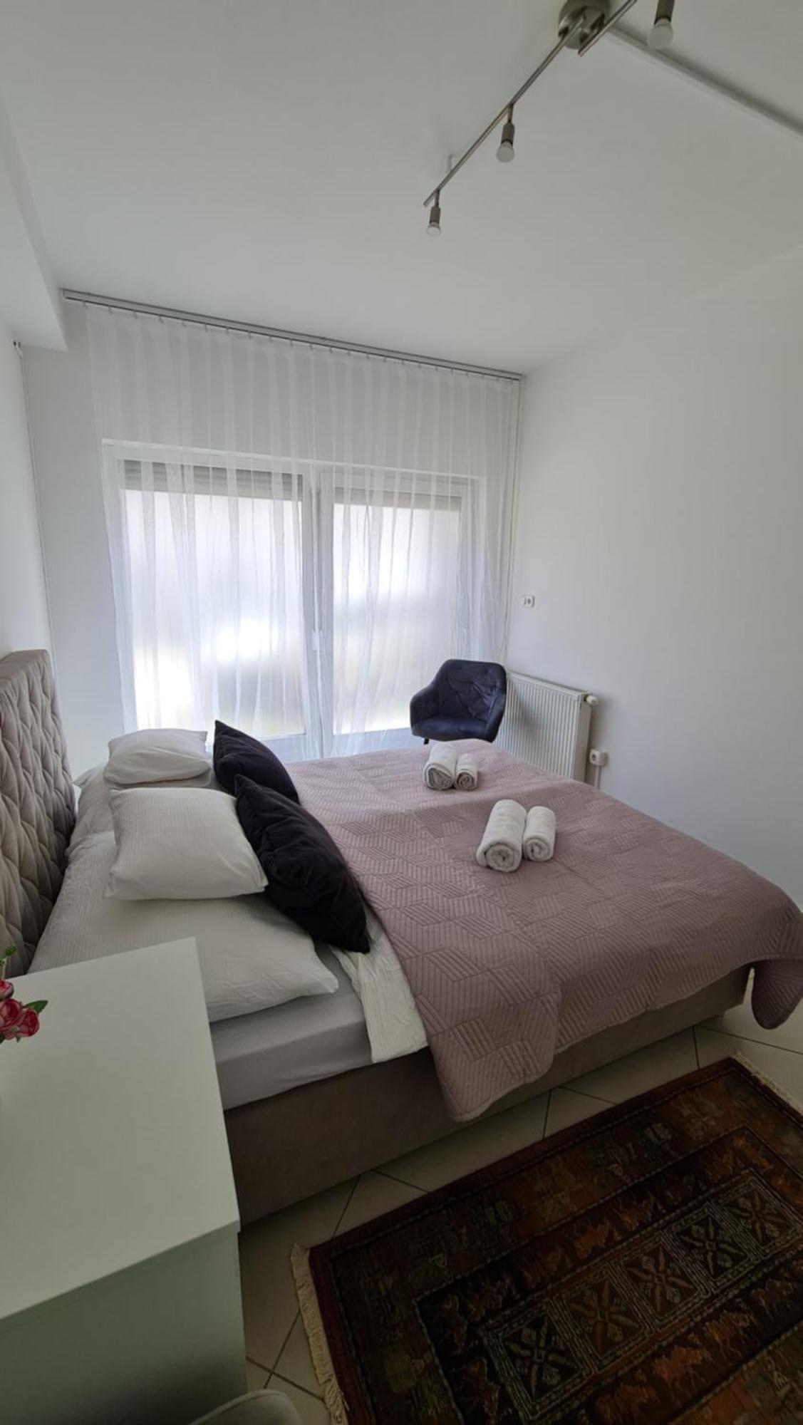 Tulipan Apartman Szeged Esterno foto
