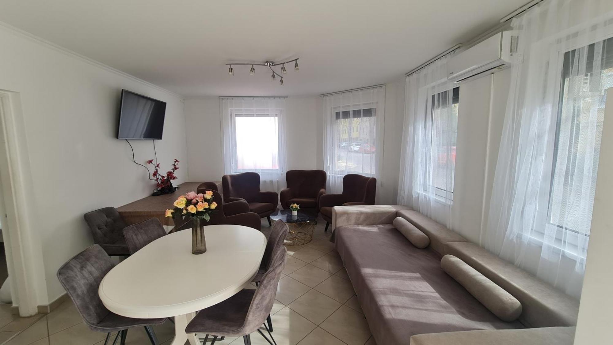 Tulipan Apartman Szeged Esterno foto