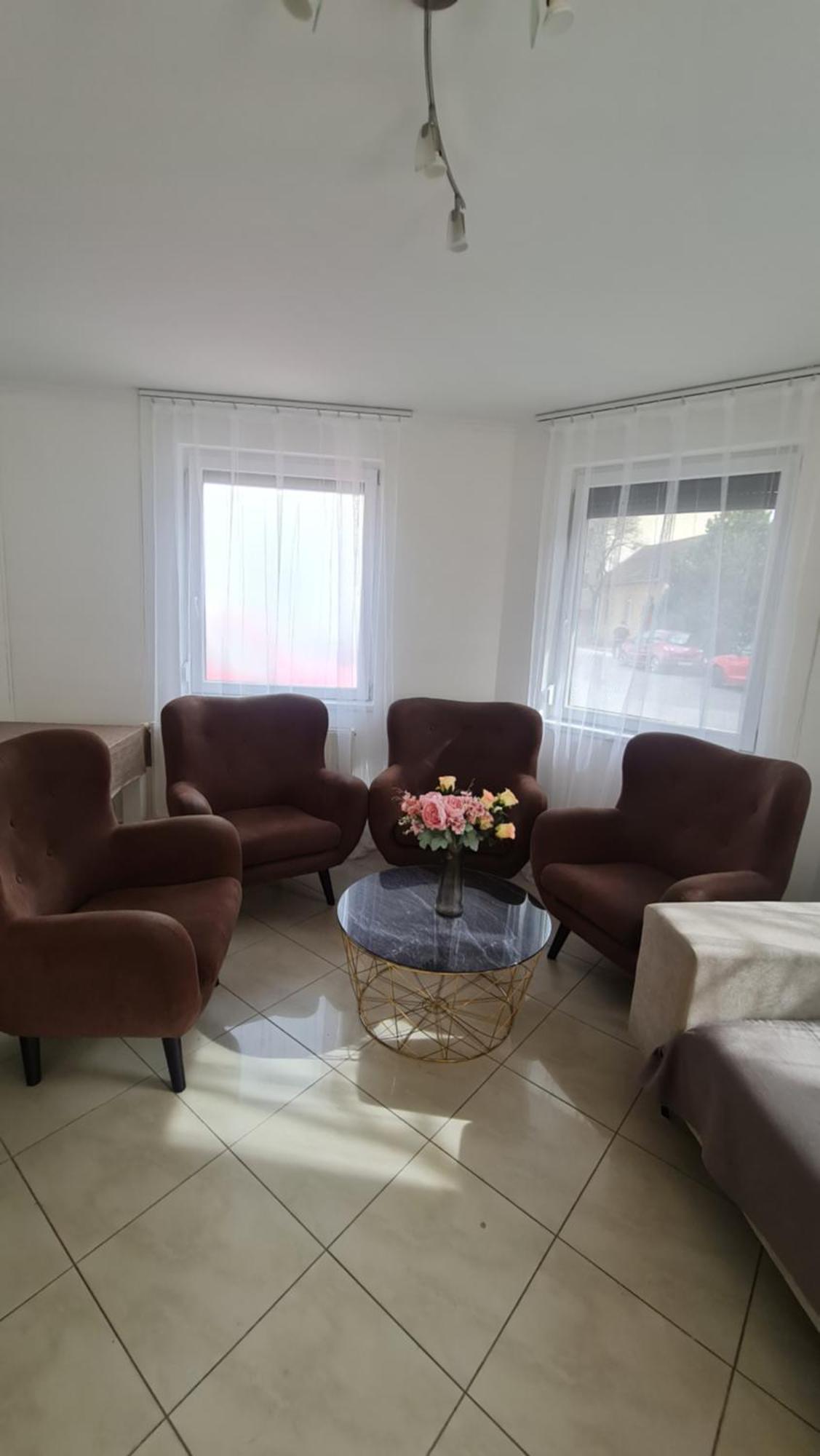 Tulipan Apartman Szeged Esterno foto