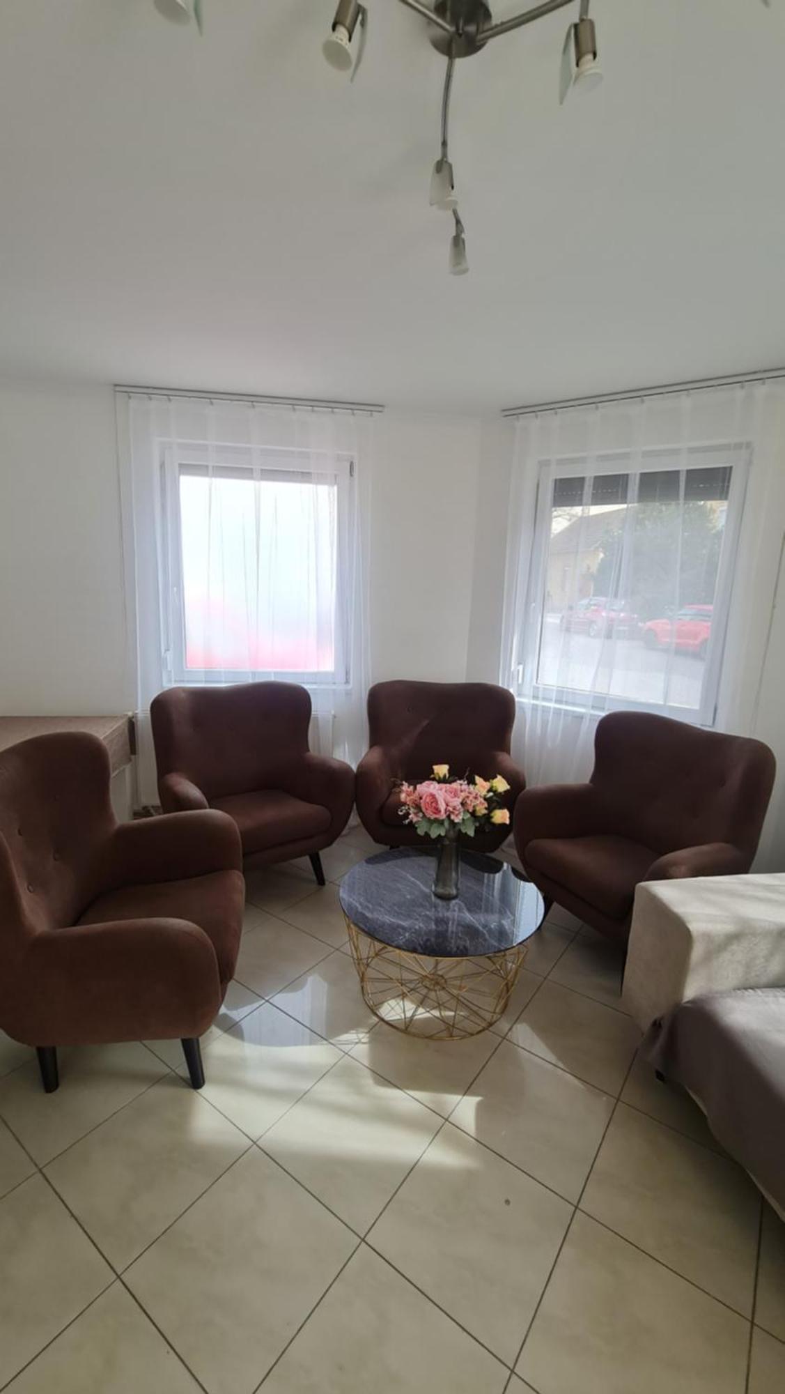 Tulipan Apartman Szeged Esterno foto